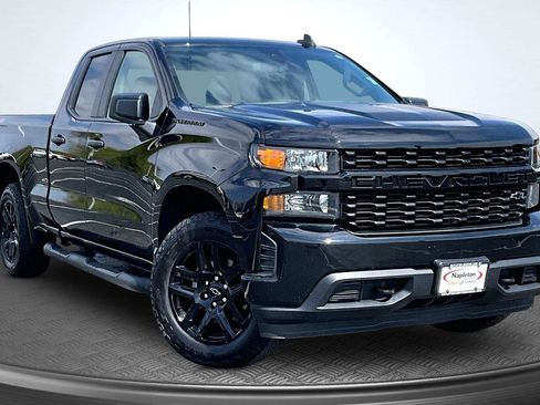 Used 2022 Chevrolet Silverado 1500 Custom w/ Rally Edition AWD/4WD image 13
