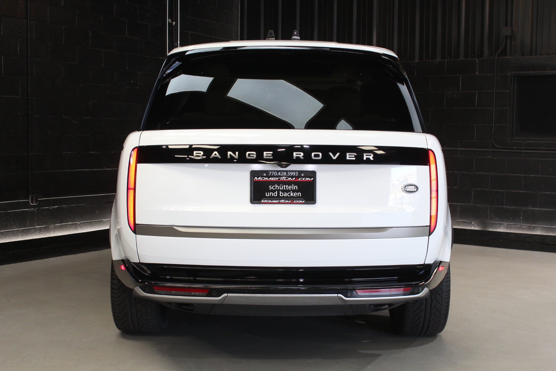 Used 2023 Land Rover Range Rover Long Wheelbase SE AWD/4WD image 12