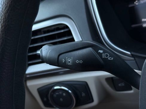 Used 2019 Ford Fusion SE FWD image 32