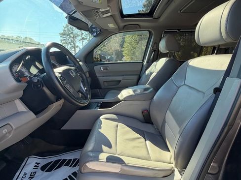 Used 2014 Honda Pilot Touring image 9