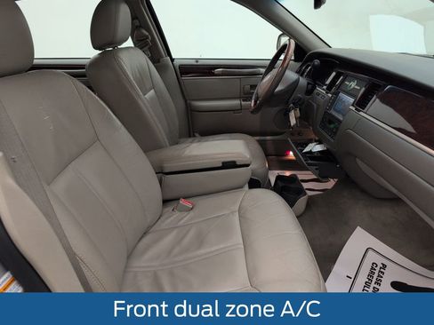 Used 2004 Lincoln Town Car Ultimate RWD image 14