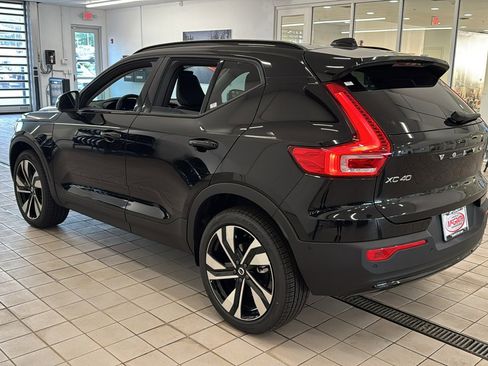Used 2026 Volvo XC40 B5 Ultra w/ Protection Package Premier image 7