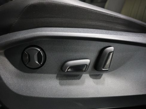 Used 2022 Volkswagen Tiguan SE R-Line FWD image 14