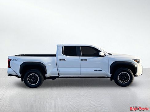 Used 2024 Toyota Tacoma TRD Off-Road w/ TRD Off Road Upgrade Package AWD/4WD image 8