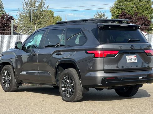 Used 2025 Toyota Sequoia Platinum AWD/4WD image 5