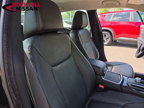 Used 2015 Chrysler 300 Limited RWD image 35