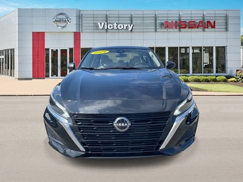 Used 2024 Nissan Altima 2.5 SV FWD image 8