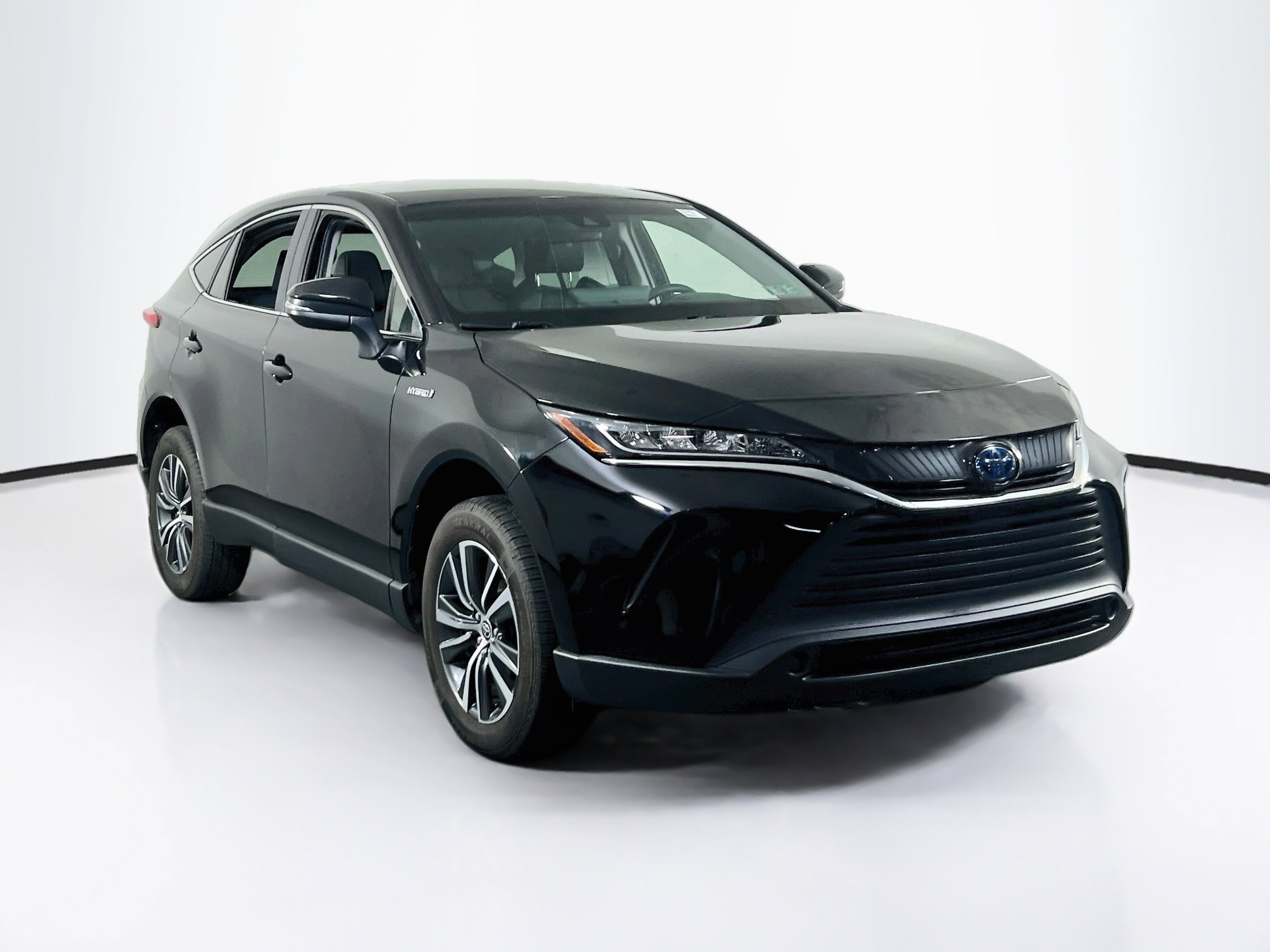 Used 2021 Toyota Venza LE AWD/4WD image 3
