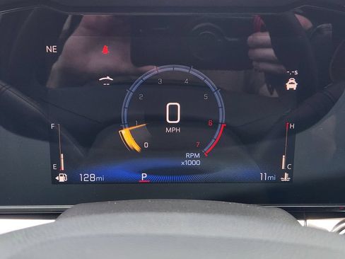 New 2026 Chevrolet Trax ACTIV w/ Sunroof Package FWD image 11