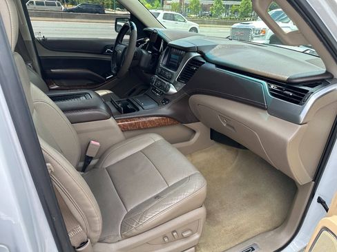 Used 2016 Chevrolet Suburban LTZ RWD image 18
