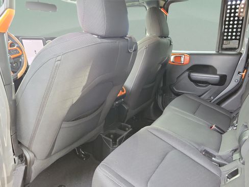 Used 2022 Jeep Gladiator Sport AWD/4WD image 5