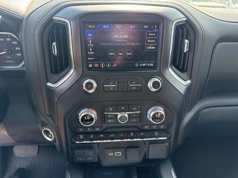 Used 2020 GMC Sierra 2500 AT4 w/ AT4 Premium Package AWD/4WD image 9