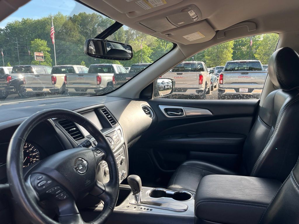 Used 2020 Nissan Pathfinder SL FWD image 17