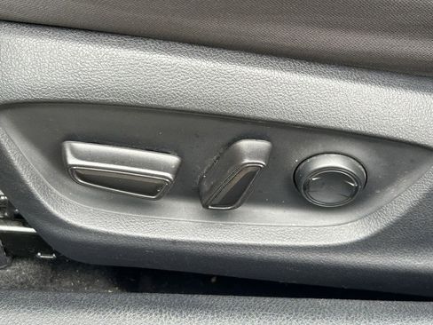 Used 2019 Toyota Camry LE image 20