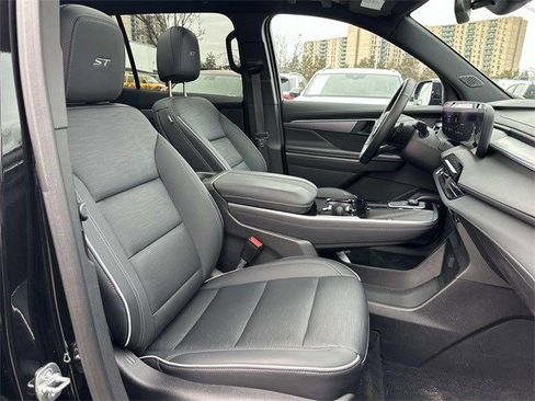 Certified 2025 Buick Enclave Sport Touring w/ Power Package image 10