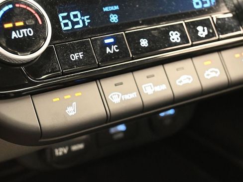 Used 2023 Hyundai Elantra SEL w/ Convenience Package image 26