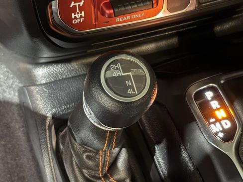 Used 2021 Jeep Gladiator Mojave image 15