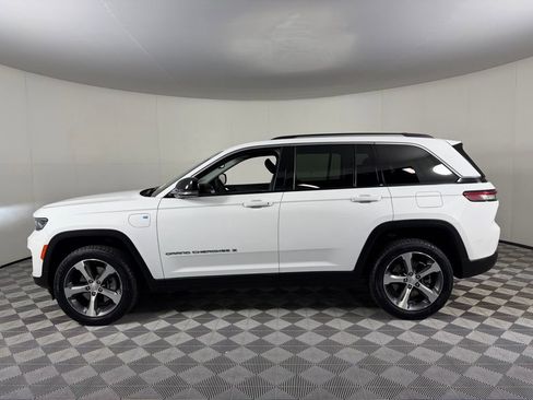 Used 2022 Jeep Grand Cherokee Limited 4xe image 11