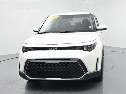 Certified 2025 Kia Soul LX w/ LX Technology Package FWD image 3