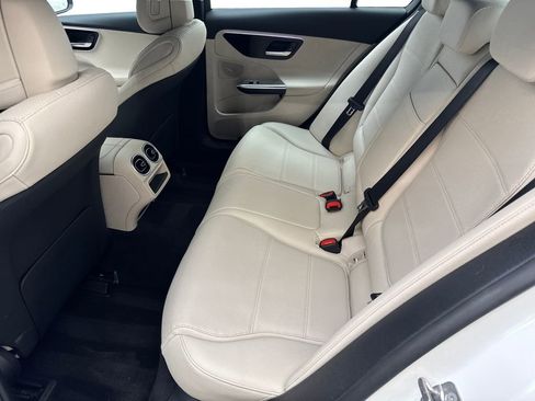 Used 2025 Mercedes-Benz C 300 Sedan image 31