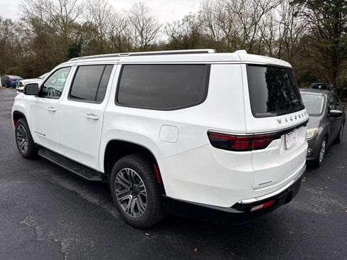 Used 2023 Jeep Wagoneer L Series II image 4