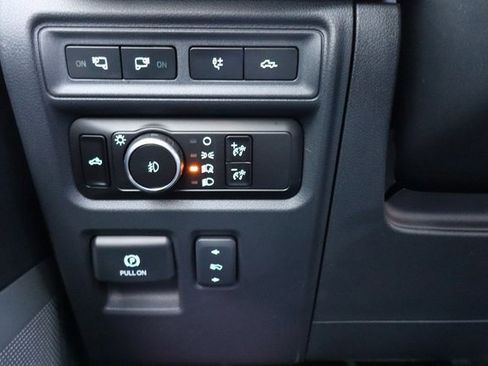 Used 2023 Ford F150 Lariat w/ Equipment Group 502A High image 39