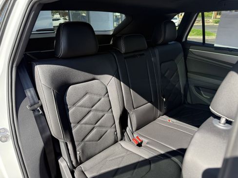 New 2026 Volkswagen Atlas Cross Sport SE w/ Panoramic Sunroof Package AWD/4WD image 32