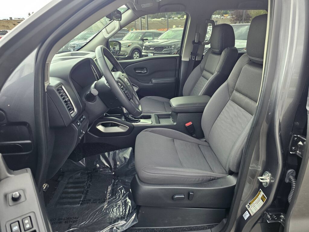 Used 2022 Nissan Frontier SV AWD/4WD image 19