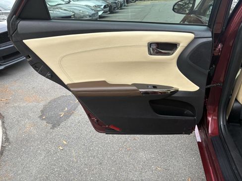 Used 2014 Toyota Avalon XLE image 22