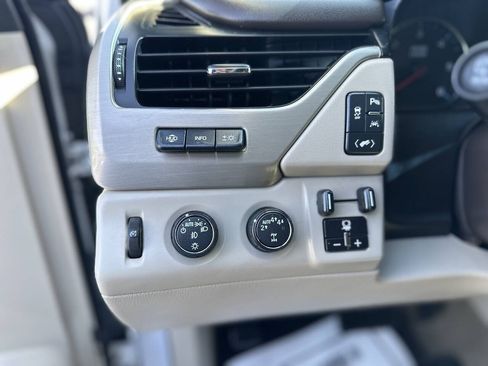 Used 2018 GMC Yukon Denali w/ Open Road Package AWD/4WD image 13