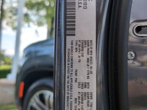 Used 2024 Jeep Wagoneer L Series II w/ Flexible Seating Group AWD/4WD image 35