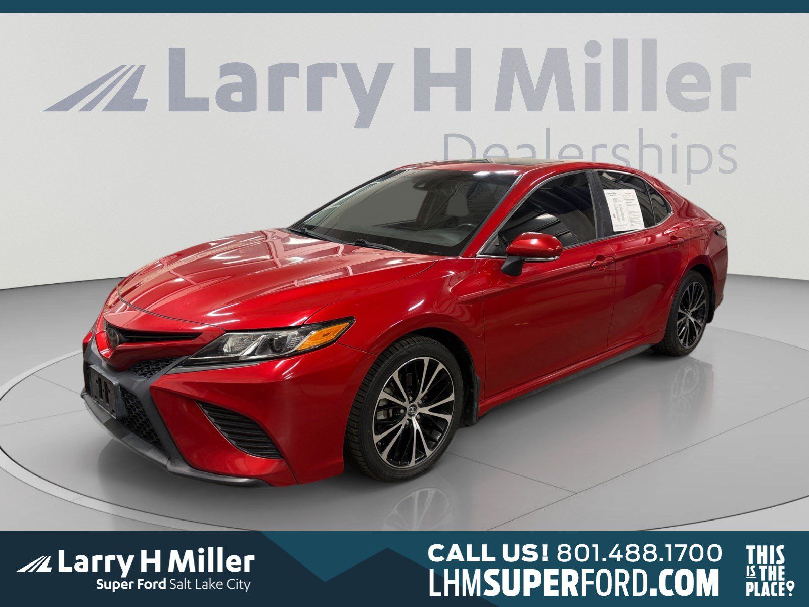 Used 2019 Toyota Camry SE w/ Audio Package FWD image 1
