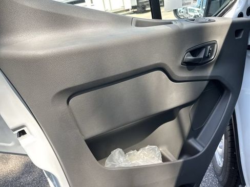 New 2026 Ford Transit 250 148 Medium Roof w/ Load Area Protection Package RWD image 20