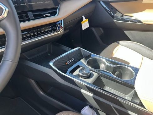 New 2026 Chevrolet Equinox ACTIV w/ Convenience Package III AWD/4WD image 11