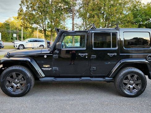 Used 2015 Jeep Wrangler Unlimited Sahara AWD/4WD image 10