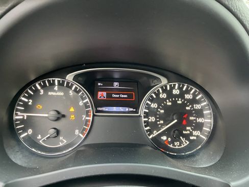 Used 2016 Nissan Altima 2.5 SL w/ 2.5 Technology w/LED Package FWD image 3
