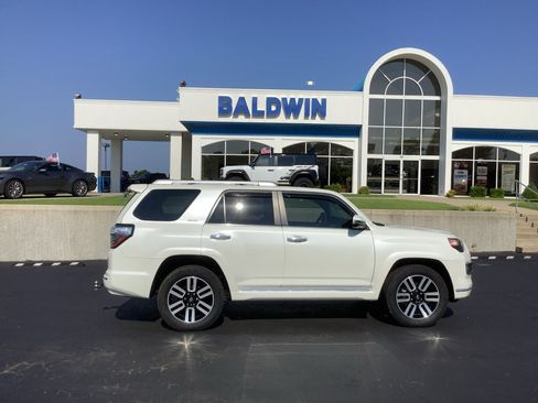 Used 2023 Toyota 4Runner Limited AWD/4WD image 8