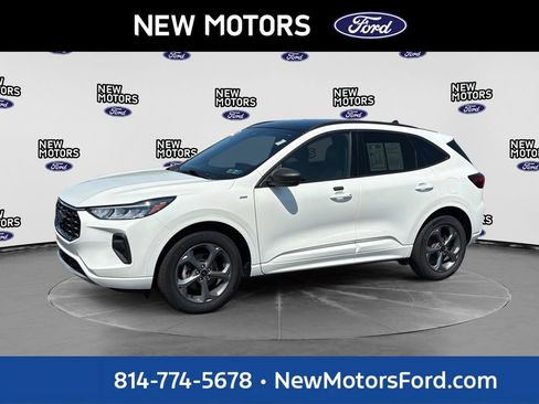 Used 2023 Ford Escape ST-Line w/ Tech Pack #1 AWD/4WD image 1