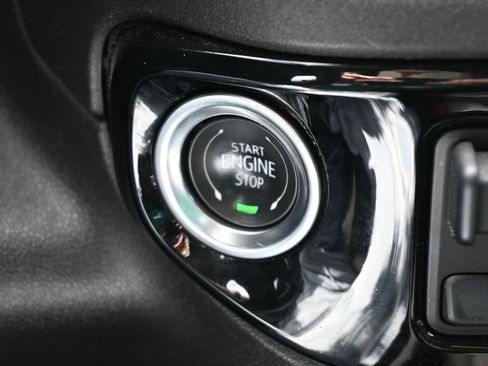 Used 2025 Chevrolet Silverado 1500 LT RWD image 14