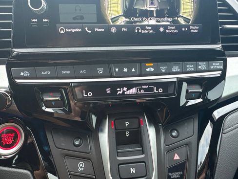 Used 2025 Honda Odyssey Touring image 34