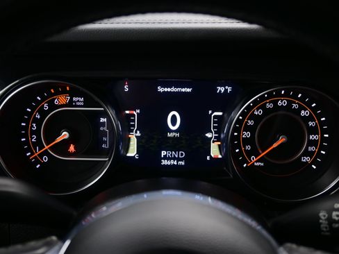 Used 2021 Jeep Wrangler Unlimited Sahara AWD/4WD image 25