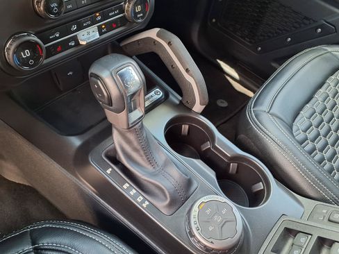 Used 2023 Ford Bronco Outer Banks AWD/4WD image 12