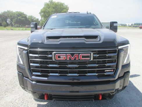 New 2026 GMC Sierra 2500 AT4 w/ AT4 Premium Plus Package AWD/4WD image 12