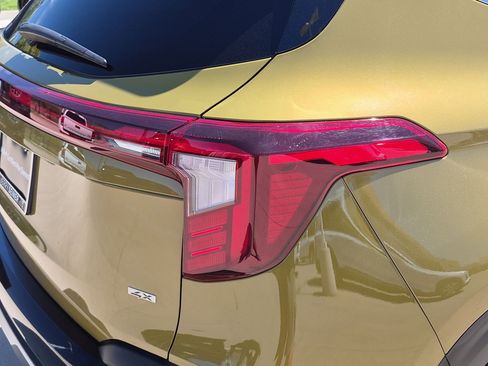 Certified 2024 Kia Seltos SX AWD/4WD image 11