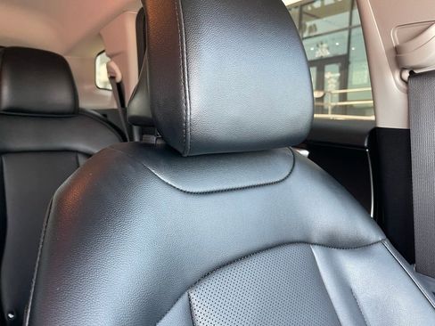 Used 2025 Kia Sportage EX image 19