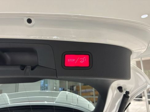 Used 2026 Mercedes-Benz GLA 250 4MATIC image 8