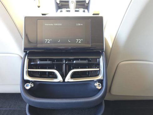 New 2025 Bentley Flying Spur Plug-In Hybrid image 35