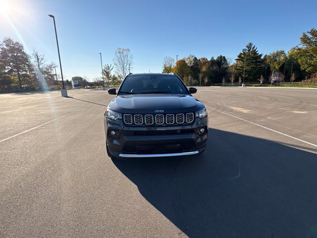 Used 2024 Jeep Compass Limited AWD/4WD image 8
