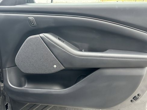 Used 2021 Ford Mustang Mach-E Premium image 22