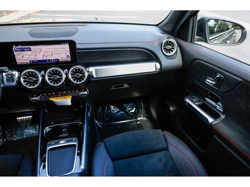 Used 2024 Mercedes-Benz EQB 300 4MATIC image 15